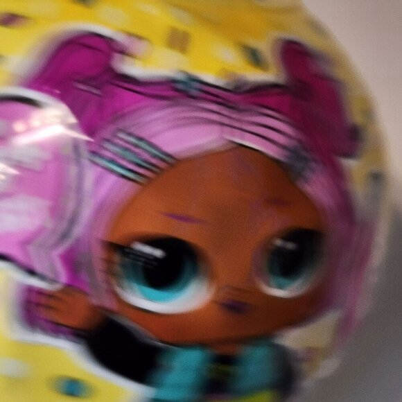 L.O.L. Surprise Series 3 Confetti Pop Ball - Picture 3 of 6